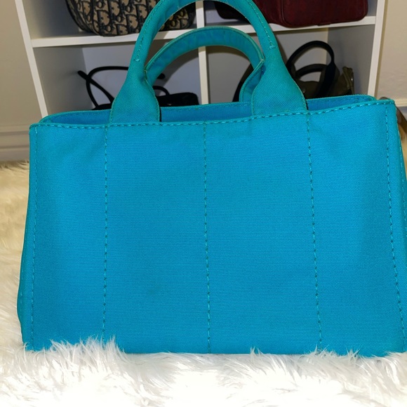 Prada canapa - Picture 2 of 16